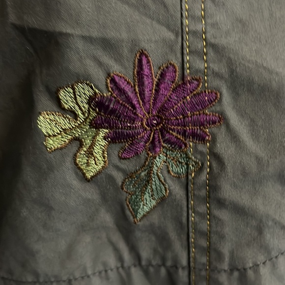 Embroidered Cropped Jacket - Picture 4 of 5